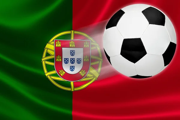 Fotbalový míč skáče z portugalských vlajky — Stock fotografie