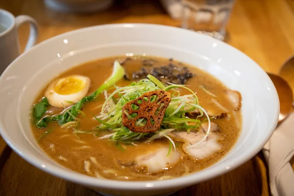 Gros Plan Bol Ramen Miso Garni Siu Omble Japonais Porc — Photo