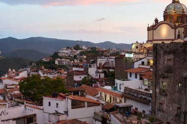 Meksika 'daki Taxco Guerrero' nun sihirli şehri.     
