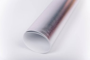 Yaratıcılık için bir rulo gümüş kağıt. Çiçekler için İsolon. el yapımı yumuşak malzeme