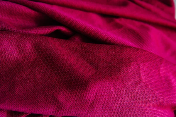 Luminoso Rosa Tessuto Drappeggio Viola Pezzo Materia Con Pieghe Viola — Foto Stock
