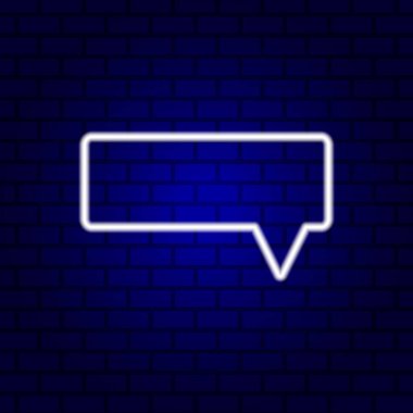 Karanlık Boş Tuğla Arkaplan Üzerine Neon Spech Baloncuk Pankartı.