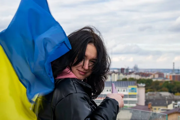 Portrait Young Beautiful Woman Ukrainian Flag — стоковое фото