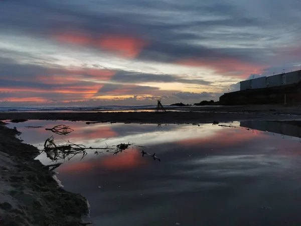 Vista Aerea Del Mare Massi Sulla Spiaggia Onde Tramonto Onde — Foto Stock