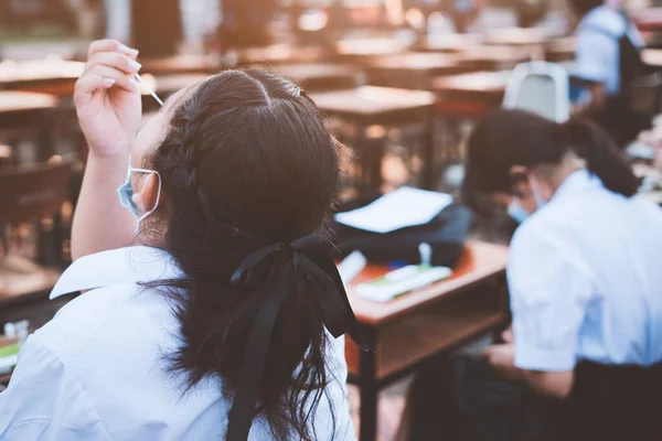 Schüler Tupfen Covid Test Mit Antigen Schnelltest Der Schule Mit — Stockfoto