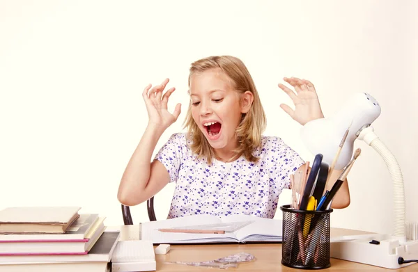 Menina da escola jovem feliz — Fotografia de Stock