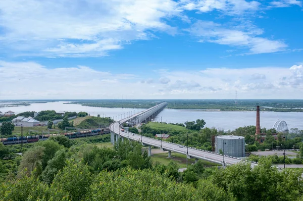 Chabarovsk Rusko Července 2021 Most Přes Letní Krajinu Řeky Amur — Stock fotografie