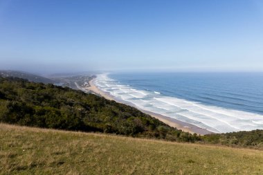Bahçe güzergahı boyunca uzanan uçsuz bucaksız yaban hayatı kasabası tepeden alındı.