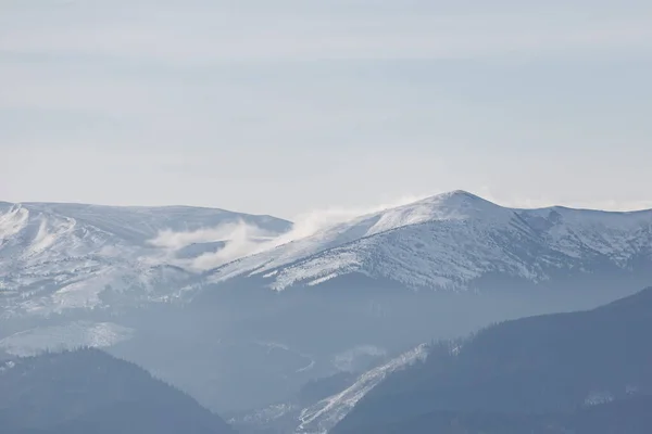 Dağların güzel manzarası