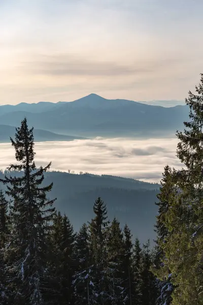 Dağlarda güzel bir gün batımı