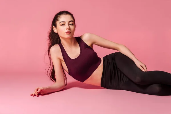 Young Athletic Girl Fashionable Sportswear Posing Colorful Pink Background Sport — Φωτογραφία Αρχείου