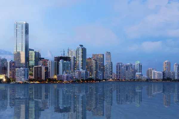 Miami Skyline no Crepúsculo — Fotografia de Stock