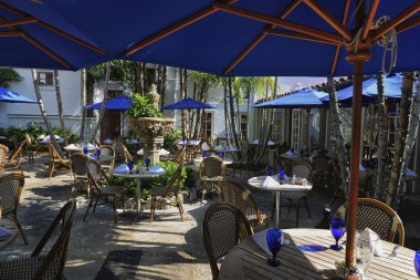 kaldırım kafe