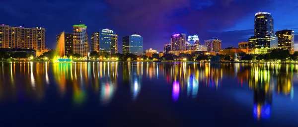 Orlando horizonte Lago eola — Fotografia de Stock