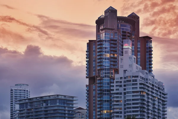 gün batımında Miami beach condos