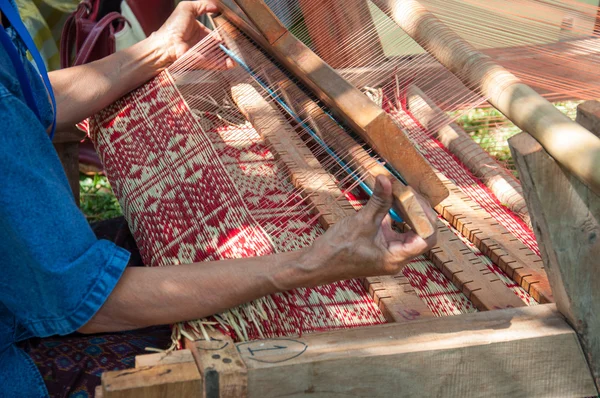 Hoe maak je Thaise zegge mat — Stockfoto