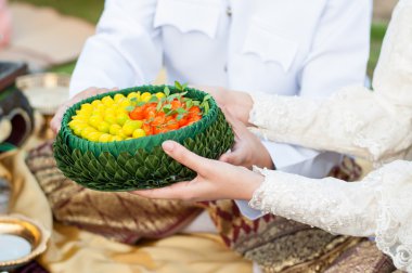 kanom bak choup tepsiye taban ile