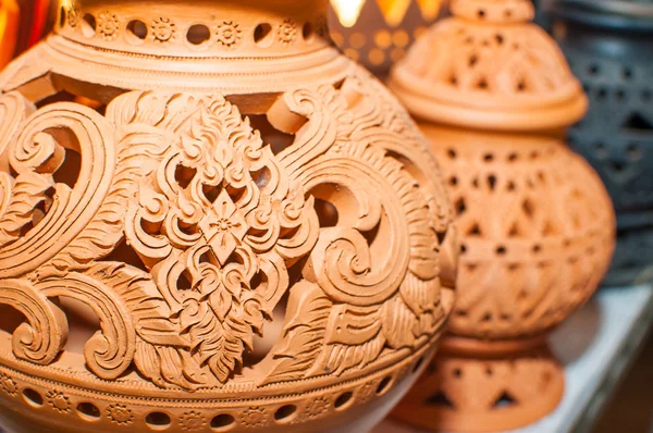 Mooie Thaise stijl ontwerpen op aardewerk — Stockfoto