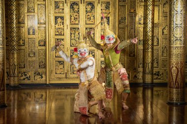 Pantomim (Khon) Tayland 'ın başkenti Ayutthaya' da Wat Phra Khao 'da Tayland tablolarının bir arkaplanı ile geleneksel Tayland klasik maskeli oyun sahneleridir.