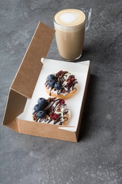 콘크리트 도넛들 스톡 사진