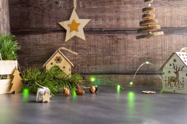 Noel ve sıfır israf, ekonomik noel tatili konsepti, odunlu eko dekor