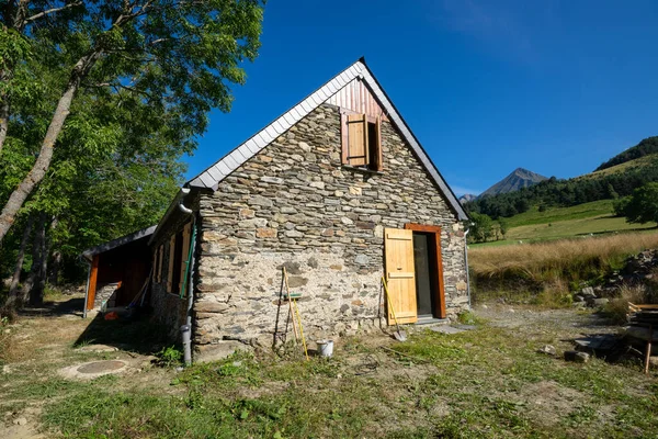 Authentic Renovated Pyrenean Barn Aure Valley Slate Roof Exposed Stone — Stok fotoğraf