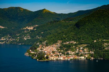 Como Gölü Panoraması ve Torno Kasabası.