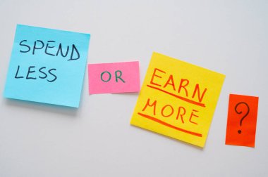 Metni oluşturan renkli kartlar 