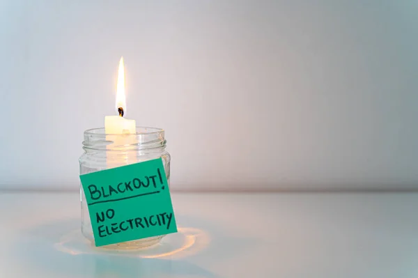 Entzündete Kerze Mit Ticket Und Schriftzug Stromausfall Kein Strom Stromausfall — Stockfoto