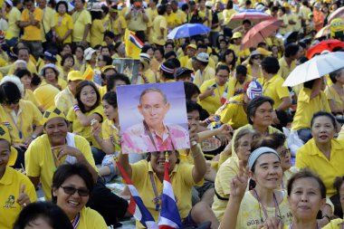 thaliand bangkok taş giyme günü