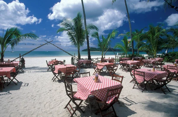 マレーシアのランカウイ島の北にある風景ネイラーのAyer Hangat Villageとビーチでのレストラン マレーシア ランカウイ島 2003年1月 — ストック写真