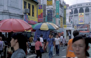 Malezya 'nın Kuala Lumpur kentindeki Eski Şehir ve Çin Kasabası' nda dükkanları olan Marketstreet. Malezya, Kuala Lumpur, Ocak 2003