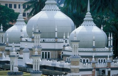 Malezya 'nın Kuala Lumpur kentindeki Mescid Jamek Camii. Malezya, Kuala Lumpur, Ağustos 1997