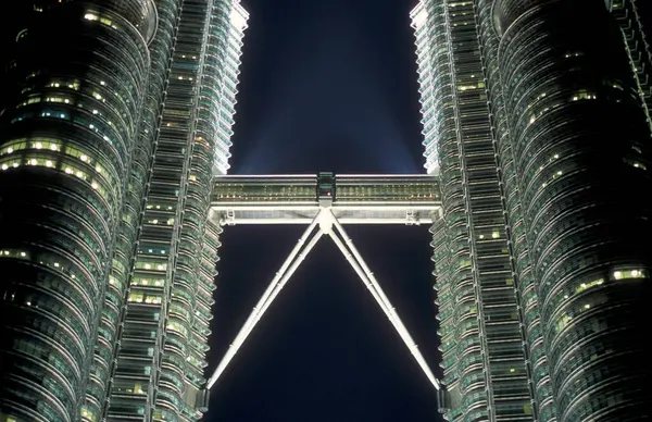 Την Αρχιτεκτονική Των Δίδυμων Πύργων Petronas Στην Πόλη Της Κουάλα — Φωτογραφία Αρχείου