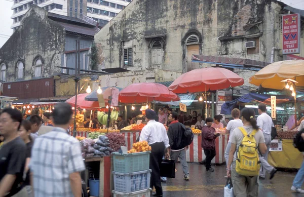 Αγορά Φρούτων Και Τροφίμων Στην Οδό Petaling Στην Παλιά Πόλη — Φωτογραφία Αρχείου