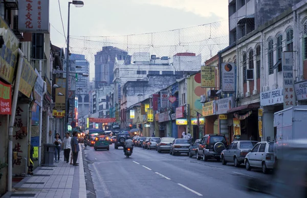 Malezya 'nın Kuala Lumpur kentindeki Eski Şehir ve Çin Kasabası' nda dükkanları olan Marketstreet. Malezya, Kuala Lumpur, Ocak 2003