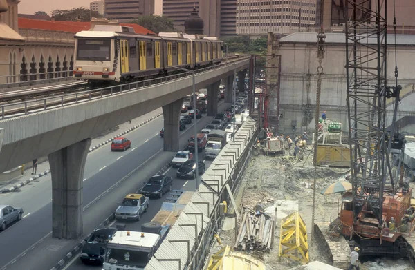 マレーシアのクアラルンプール市内のメトロスター列車 マレーシア クアラルンプール 1997年8月 — ストック写真