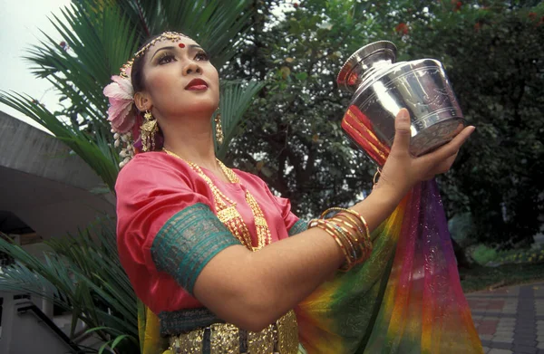 Mujeres Vestido Tradicional Malayo Ciudad Kuala Lumpur Malasia Malasia Kuala — Foto de Stock