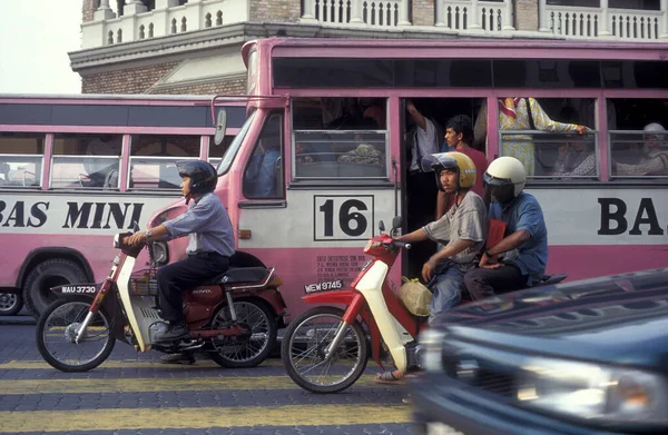 Motorcykel Buss Bilar Och Trafic Väg Staden Kuala Lumpur Malaysia — Stockfoto