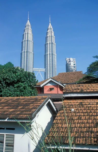 マレーシアのクアラルンプールのペトロナスツインタワーの建築物 マレーシア クアラルンプール 2003年1月 — ストック写真