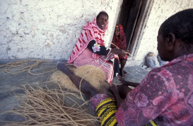Tanzanya 'nın Zanzibar Adası' ndaki Taş Kasabası 'ndaki insanlar. Tanzanya, Zanzibar, Taş Şehir, Ekim 2004