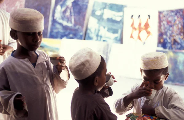 School Boy Tea Old Town Stone Town Island Zanzibar Tanzania — Stock Photo, Image