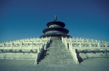 Çin 'in Pekin şehrinin merkezindeki Cennet Tapınağı. Çin, Pekin, Ekim 1997