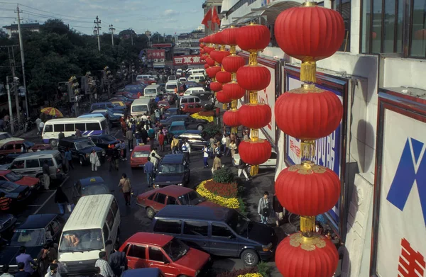 Çin Deki Pekin Merkezindeki Bir Alışveriş Merkezinde Insanlar Trafikler Çin — Stok fotoğraf