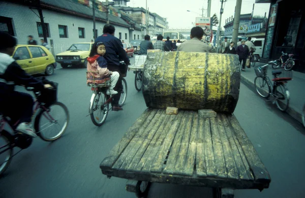 Der Fahrradverkehr Auf Der Hauptstraße Stadtzentrum Von Peking China China — Stockfoto