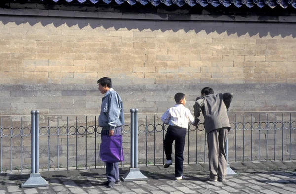 Люди Круговой Стены Эхо Хэйвена Центре Пекина Китае Китай Пекин — стоковое фото