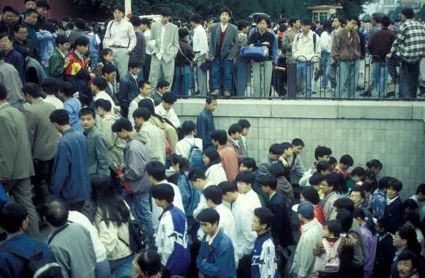 Толпа Людей Станции Метро Центре Пекина Китае Китай Пекин Октябрь — стоковое фото