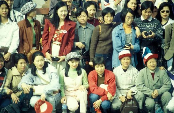 Толпа Людей Позирующих Фото Центре Пекина Китае Китай Пекин Октябрь — стоковое фото