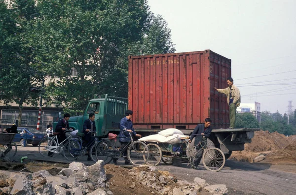 Camión Con Cotainer Transporte Ciudad Xian Provincia Shaanxi China China —  Fotos de Stock