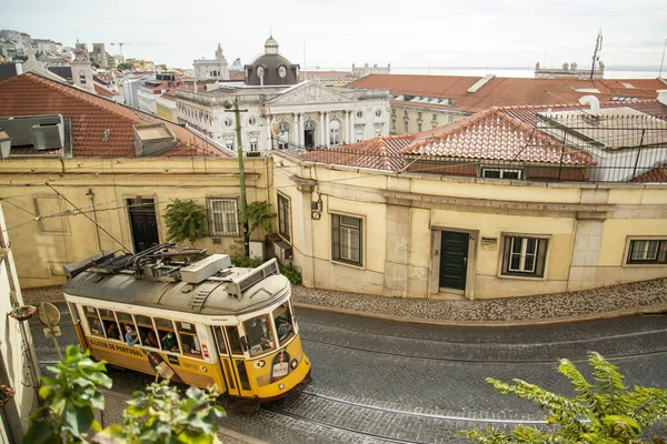 Tranvía Tradicional Lisboa Las Calles Chiado Ciudad Lisboa Portugal Portugal — Foto de Stock